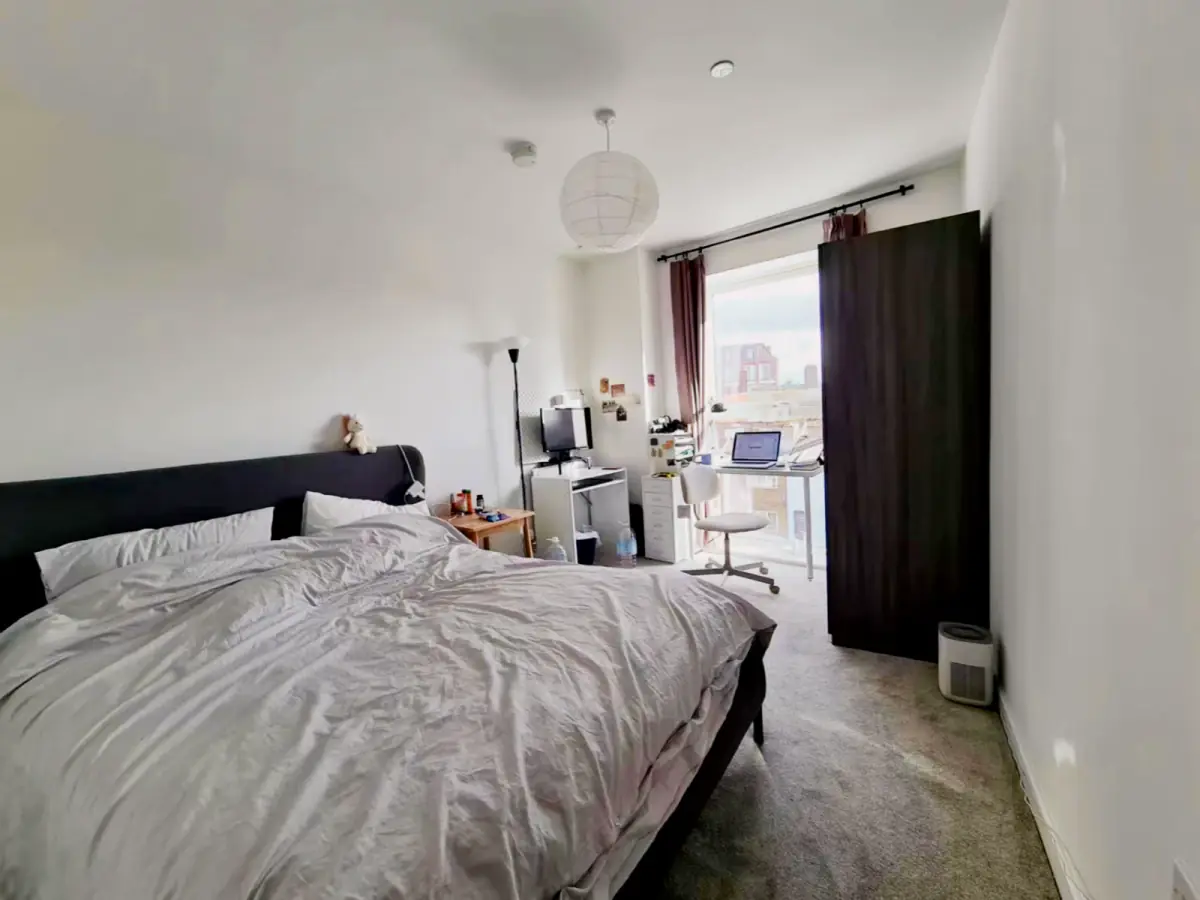 3 Bedroom 2 Bathroom Flat9