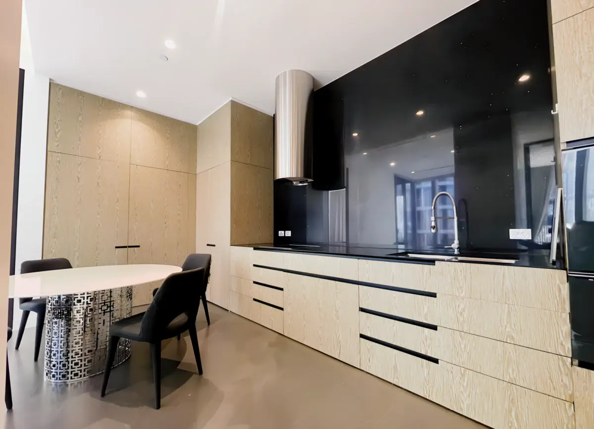 2 Rooms view 1