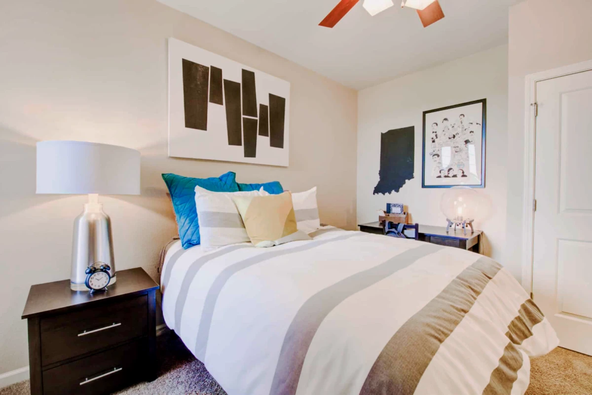 3 Rooms view 1