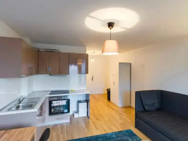 Lovely studio with balcony in Tempelhof-Schöneberg