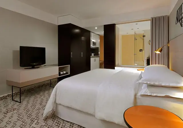 Longstay studio with sweeping views, spa, fitness, housekeeping included