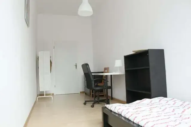 Zimmer in der Hauptstrasse B