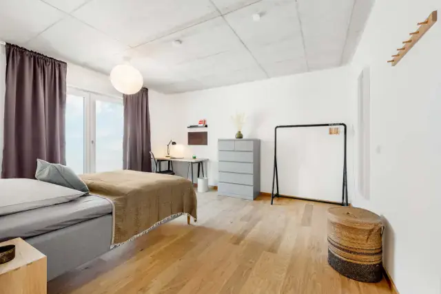 Room 1 Jumbo