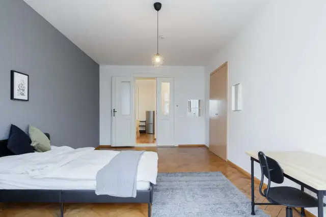 Zimmer Rooms view 1