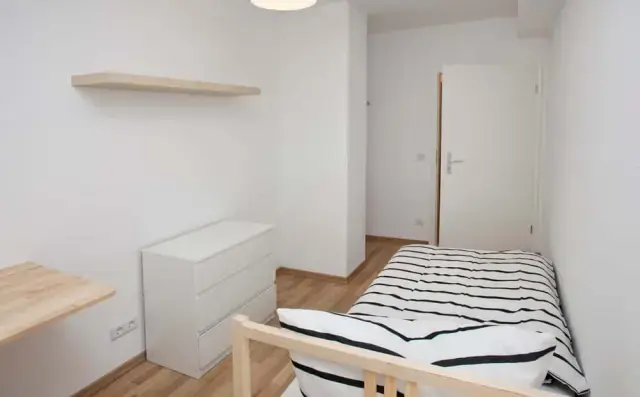 Zimmer in der Charlottenstrasse B