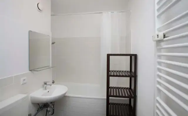 Zimmer in der Charlottenstrasse B