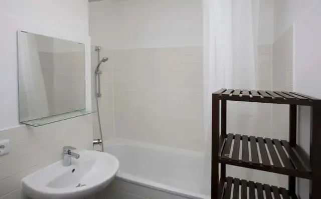 Zimmer in der Charlottenstrasse B