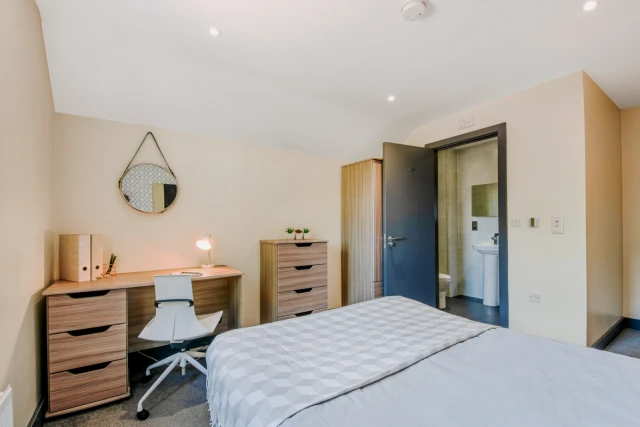 6 Bedroom 6 bathroom