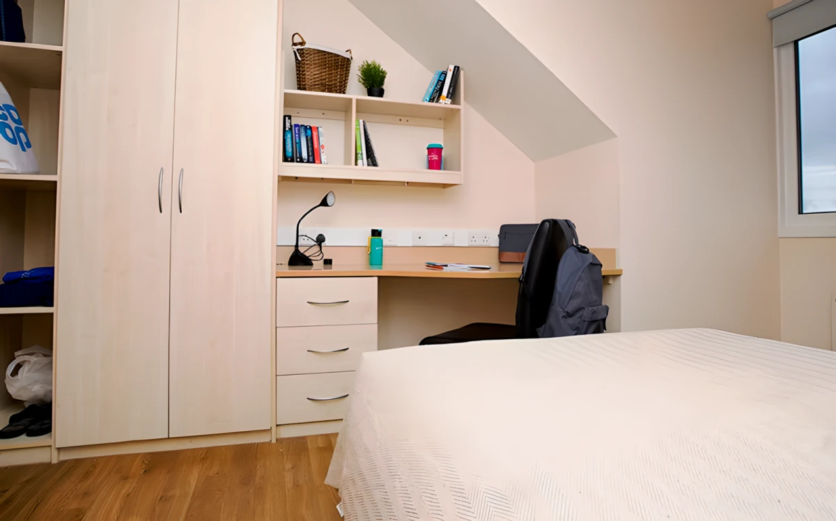 Single En-suite Bedroom