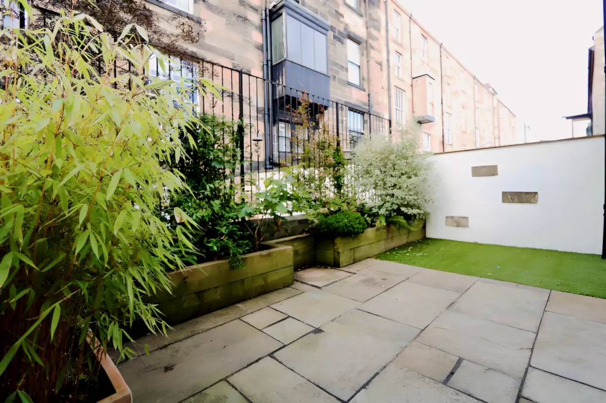 Outdoor Features