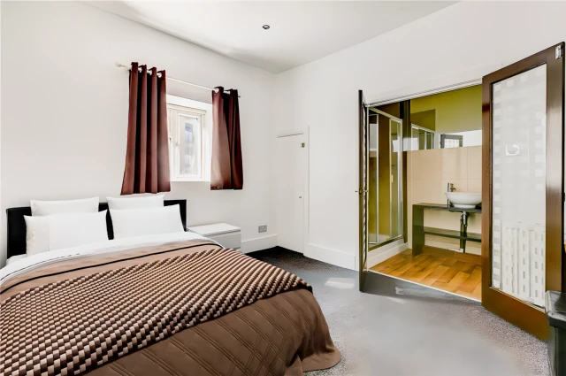 2 Bed / 2 Bath