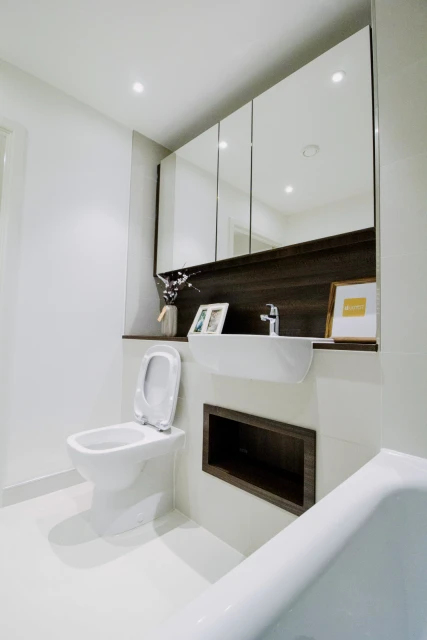 2 Bed / 2 Bath
