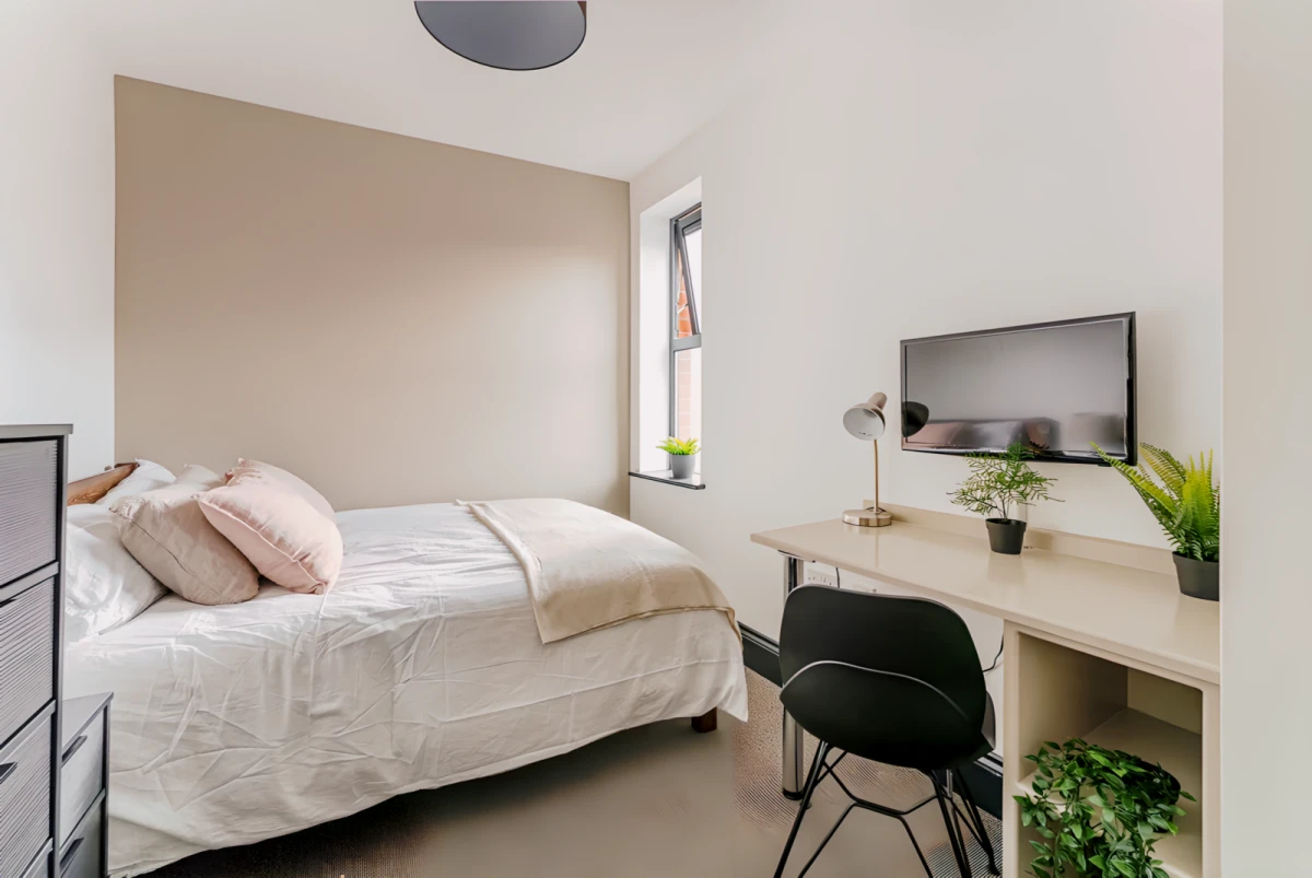 6 Bedrooms 2 bathrooms