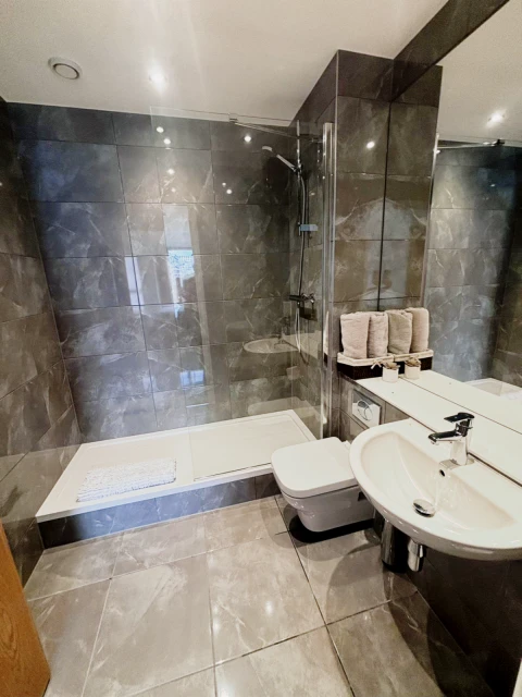 Entire Place·2B2B···Windmill Street
