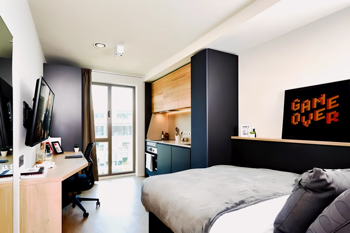 Tasteful studio close to Cardiff University