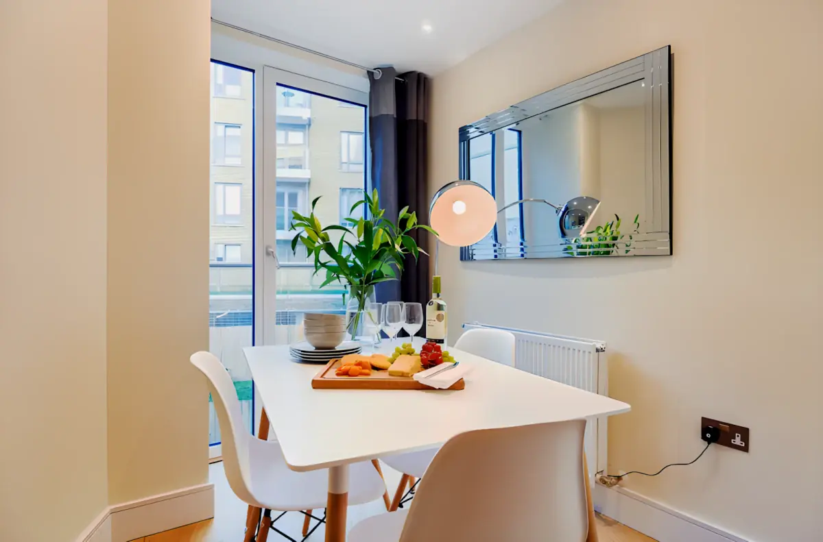 2 Rooms view 1