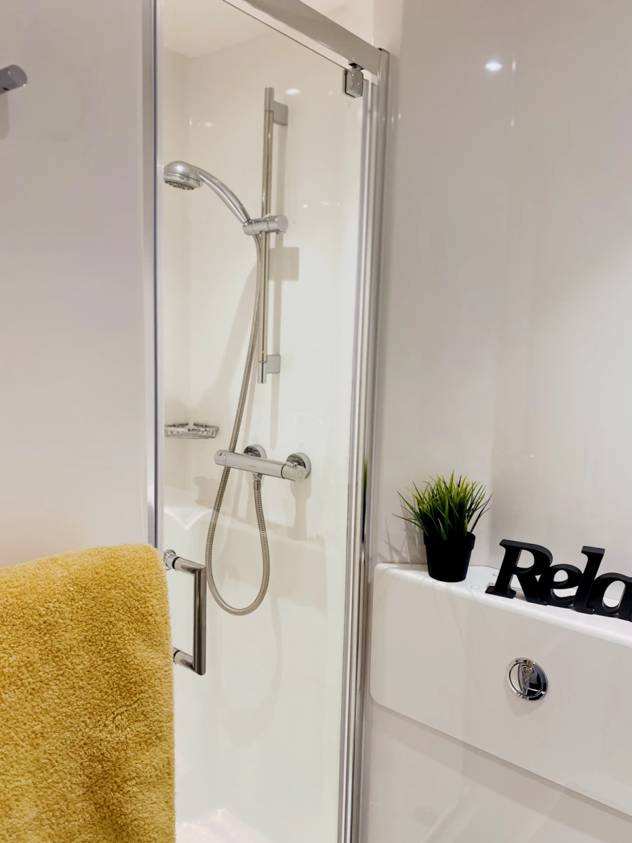 Superior-plus Single Ensuite