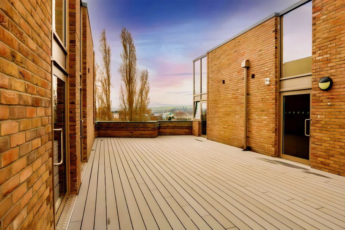 Outdoor Features