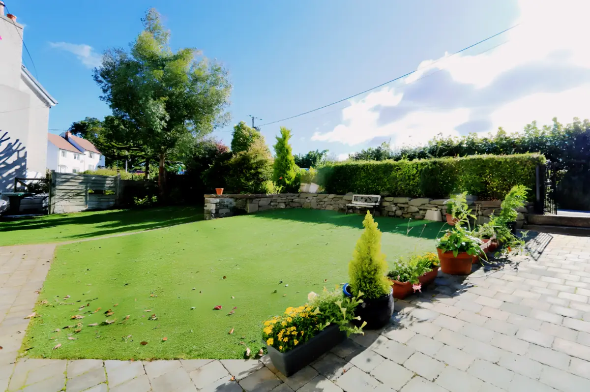 Outdoor Features