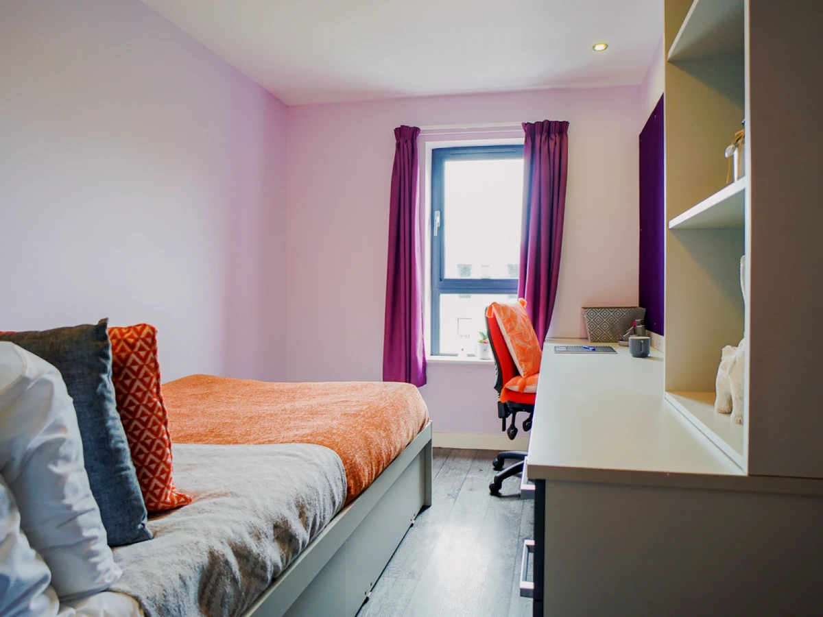 Gold En-Suite