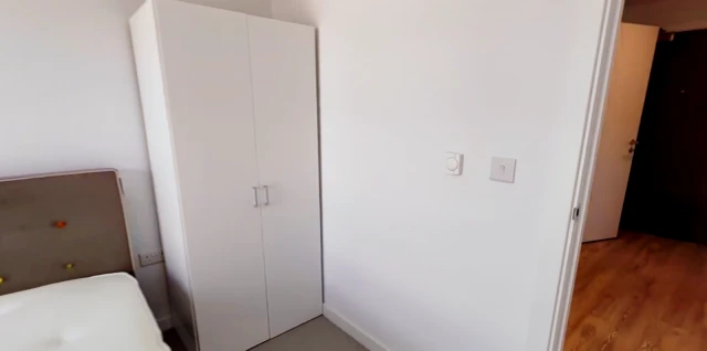 2 Bedrooms 2 bathrooms
