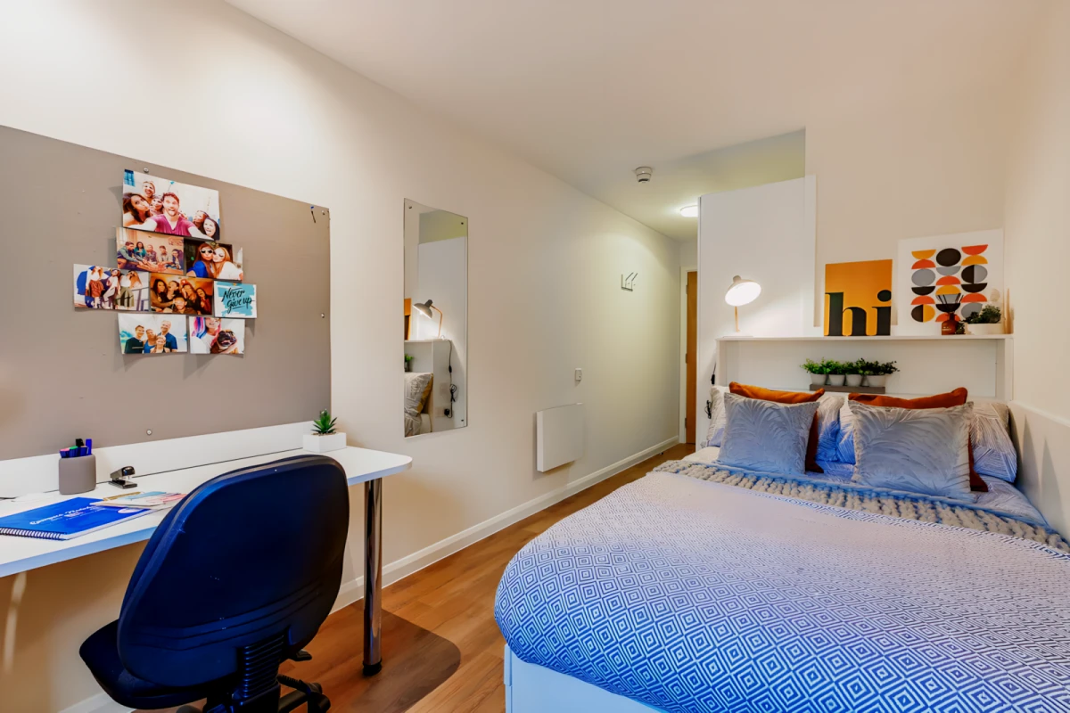 Silver En-Suite