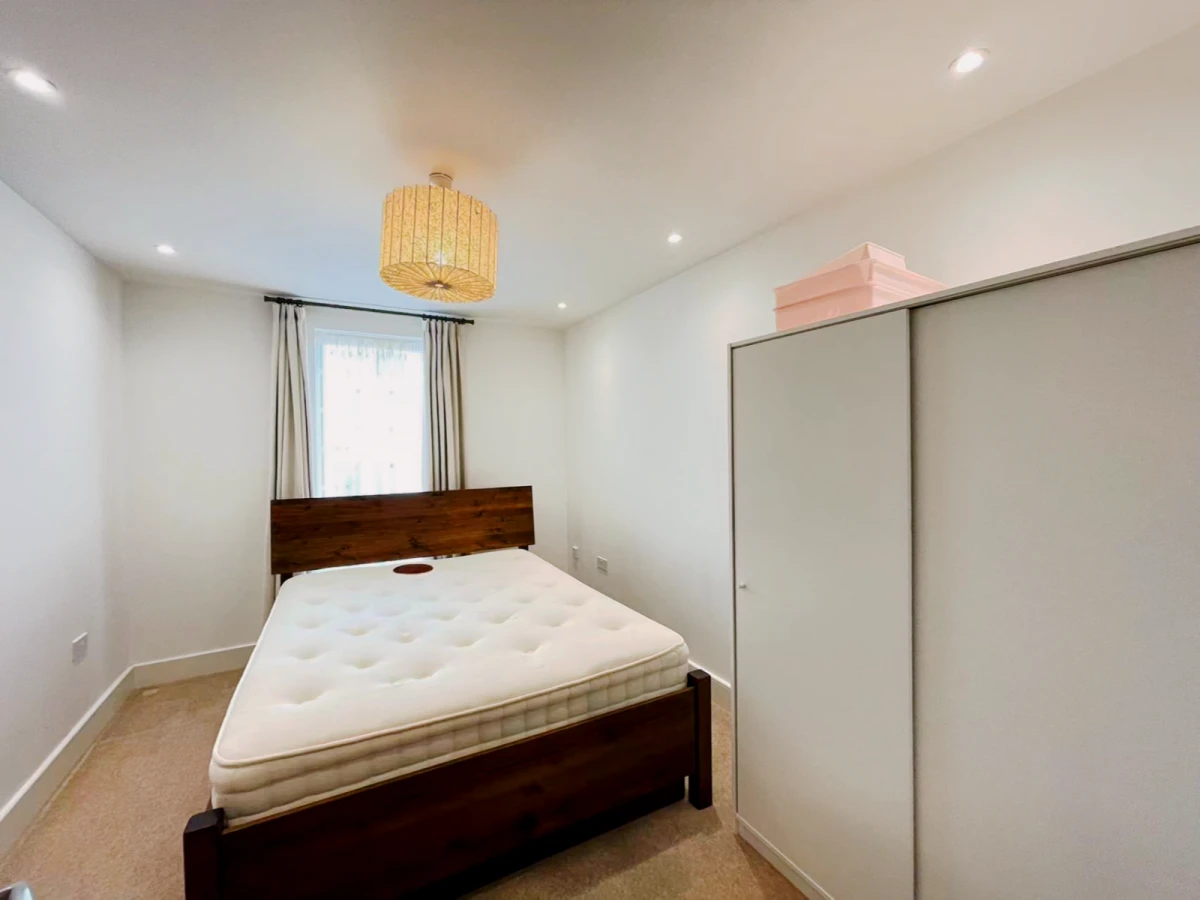 2 Bedroom 2 Bathroom roomB