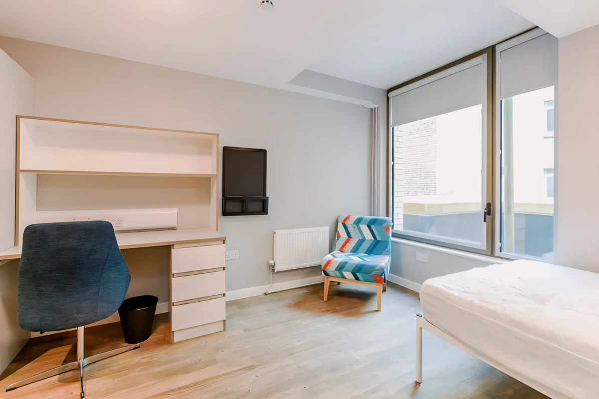 7 Rooms view 1