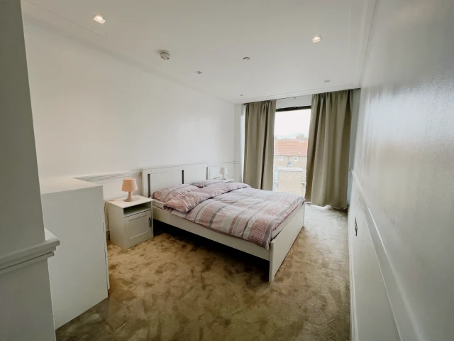 2 Bedroom 2 Bathroom roomA