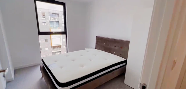 2 Bedrooms 2 bathrooms