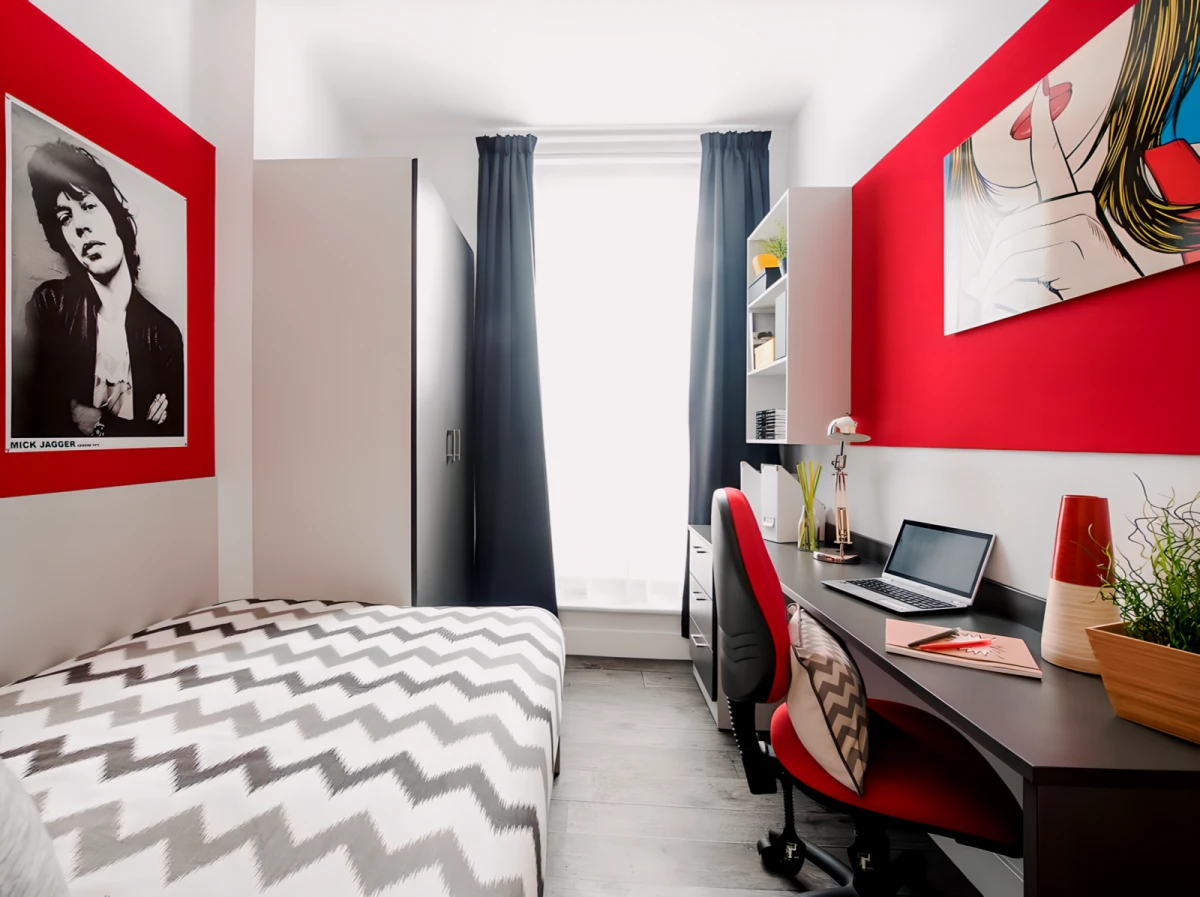 Standard En-Suite
