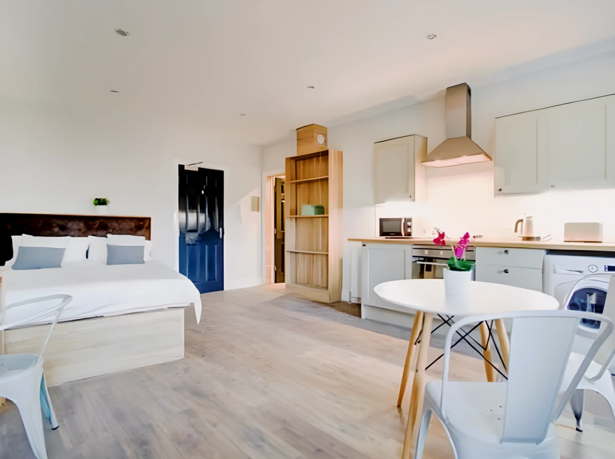 1 Bedroom 1 Bathroom