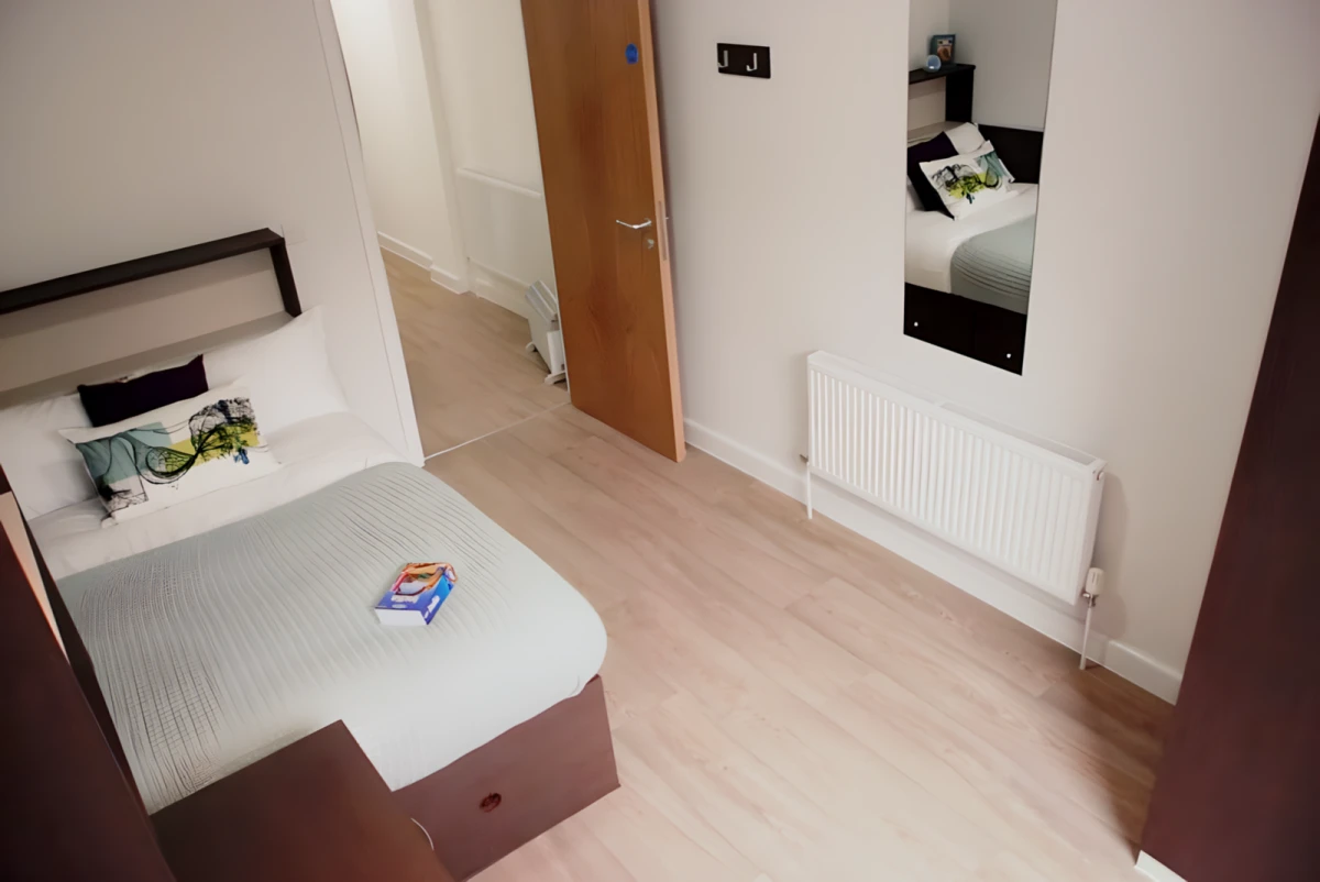 Silver Apartment room