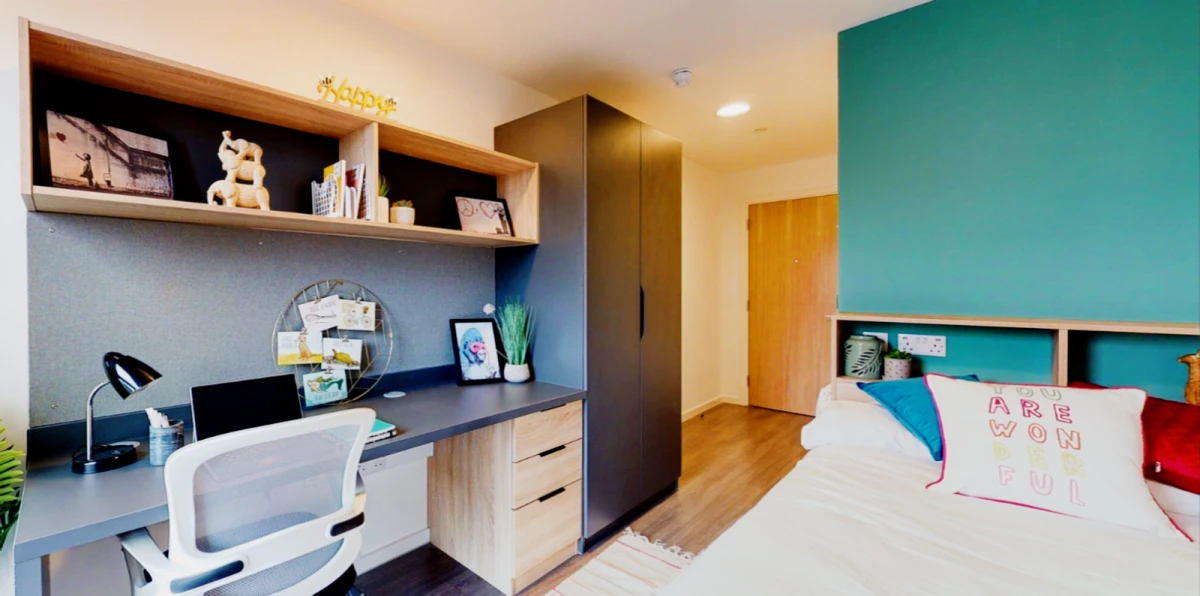 Bronze Ensuite