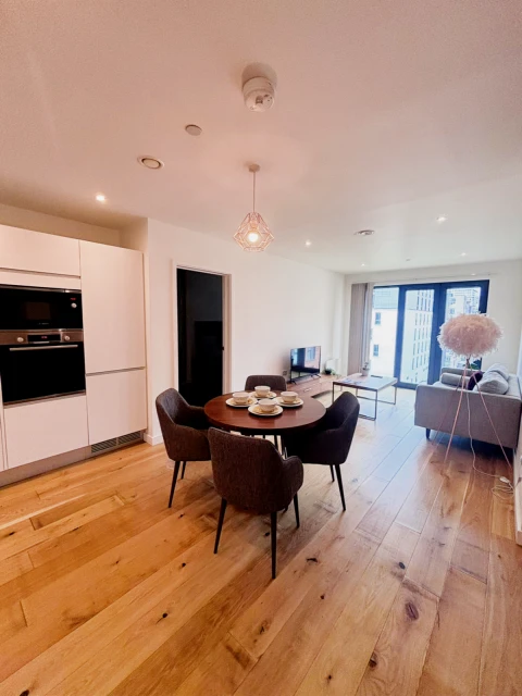 Entire Place·2B2B···Windmill Street