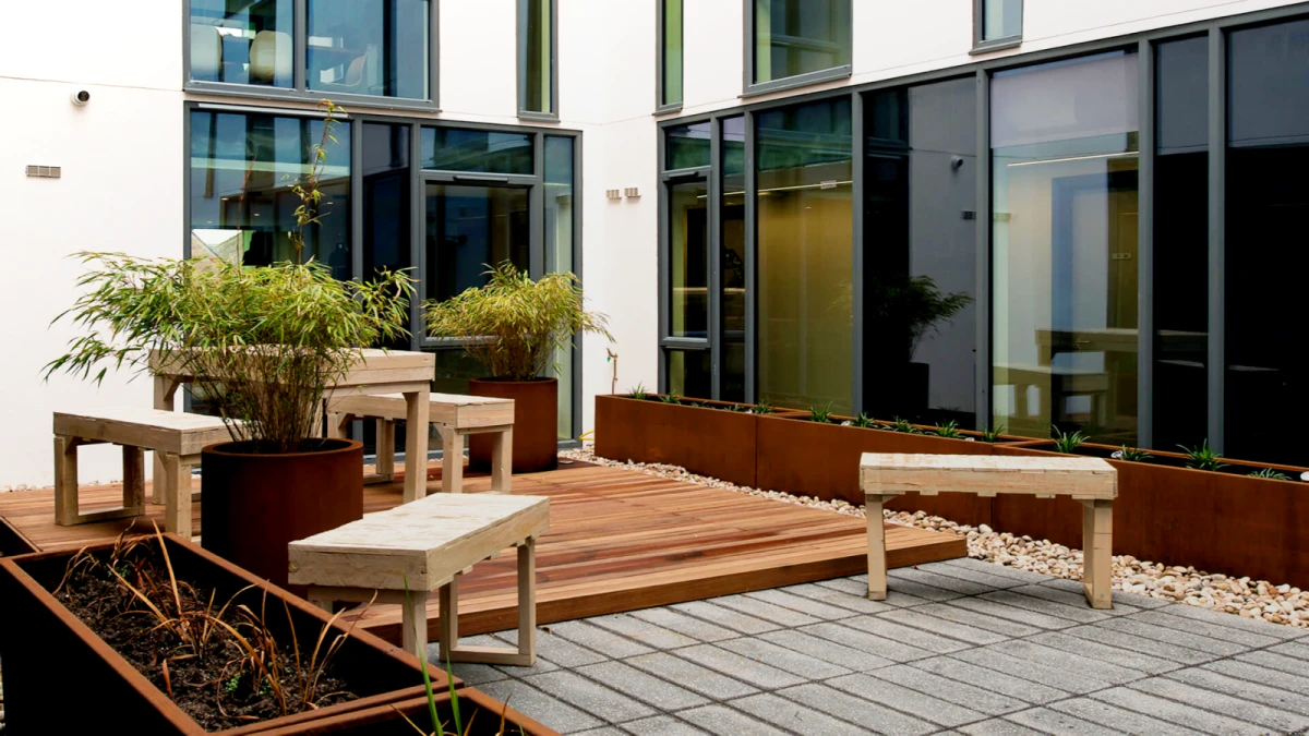 Outdoor Features