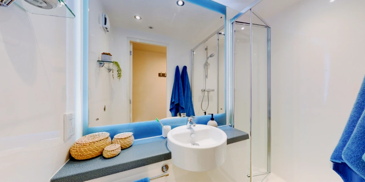 Silver Ensuite