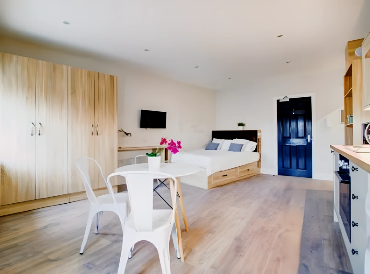 1 Bedroom 1 Bathroom