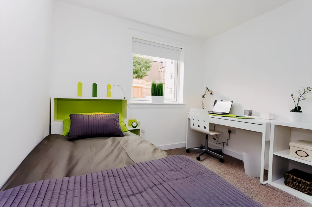 Large 2, 3 & 4 Bedroom flats