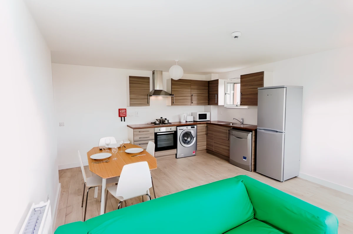 Large 2, 3 & 4 Bedroom flats