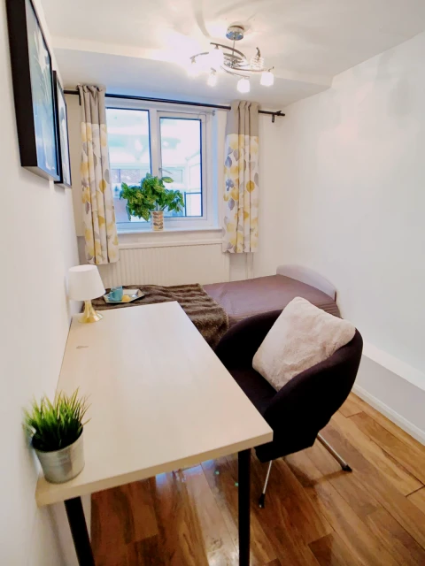 5 Bedroom 4 Bathroom room1
