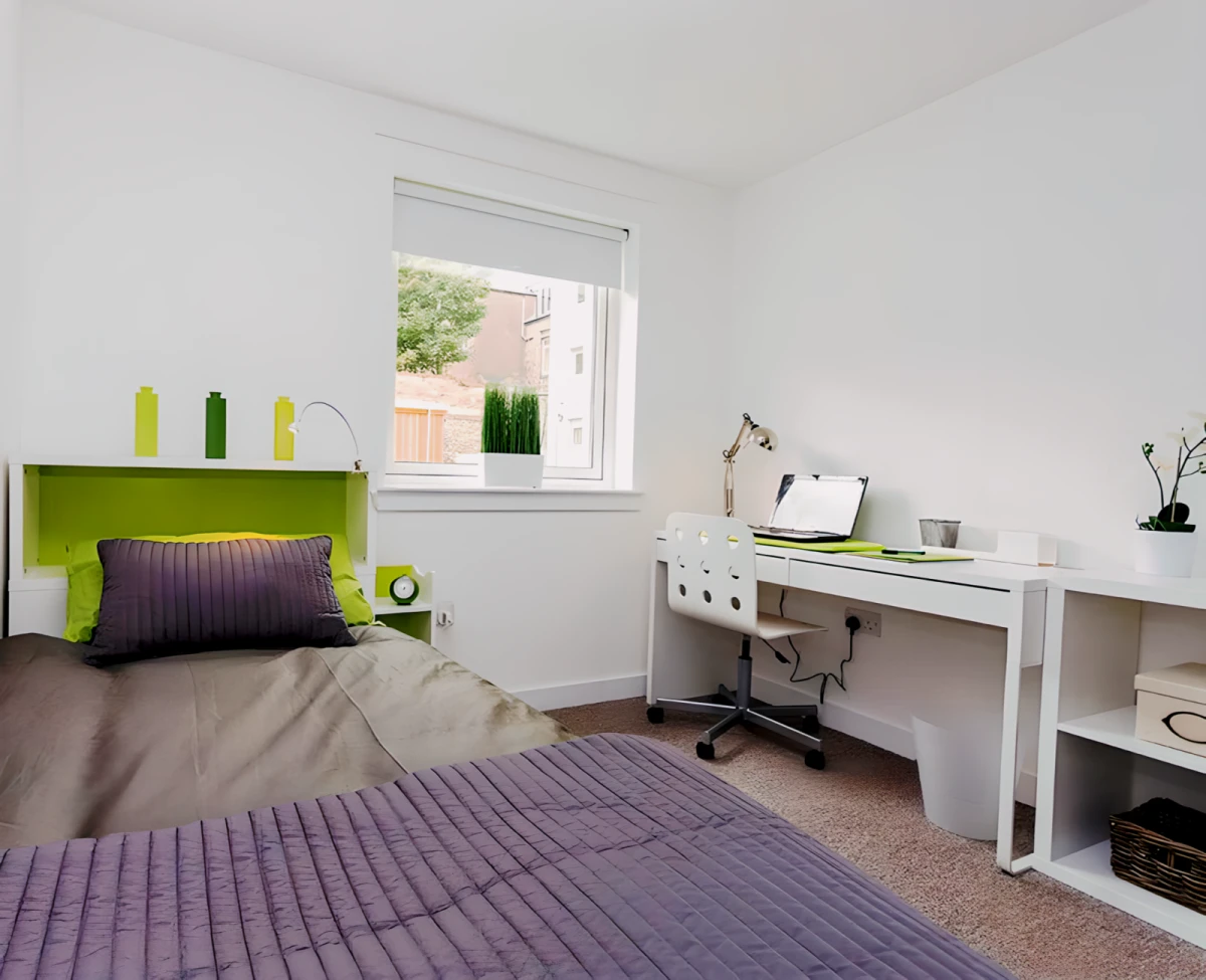 Large 2, 3 & 4 Bedroom flats