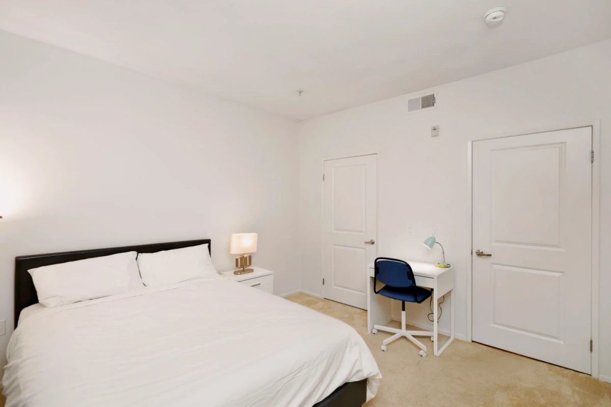 Private Room in 2 bed