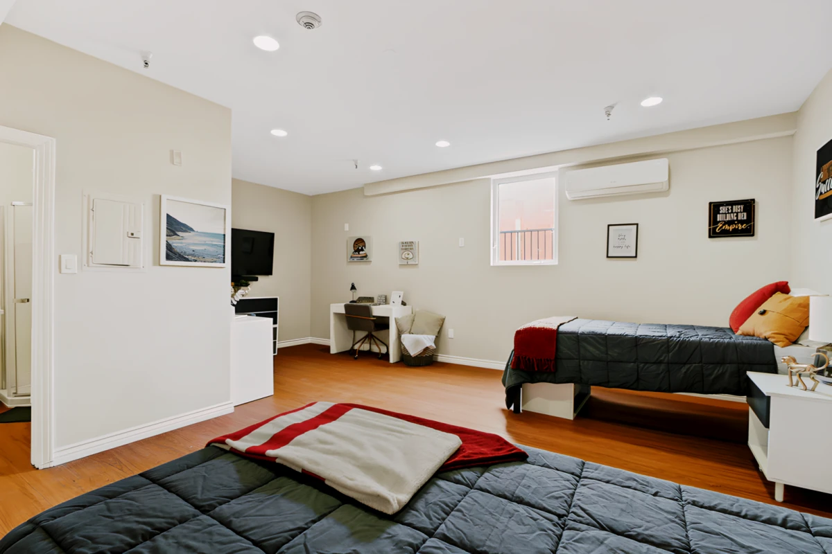 2715 PORTLAND