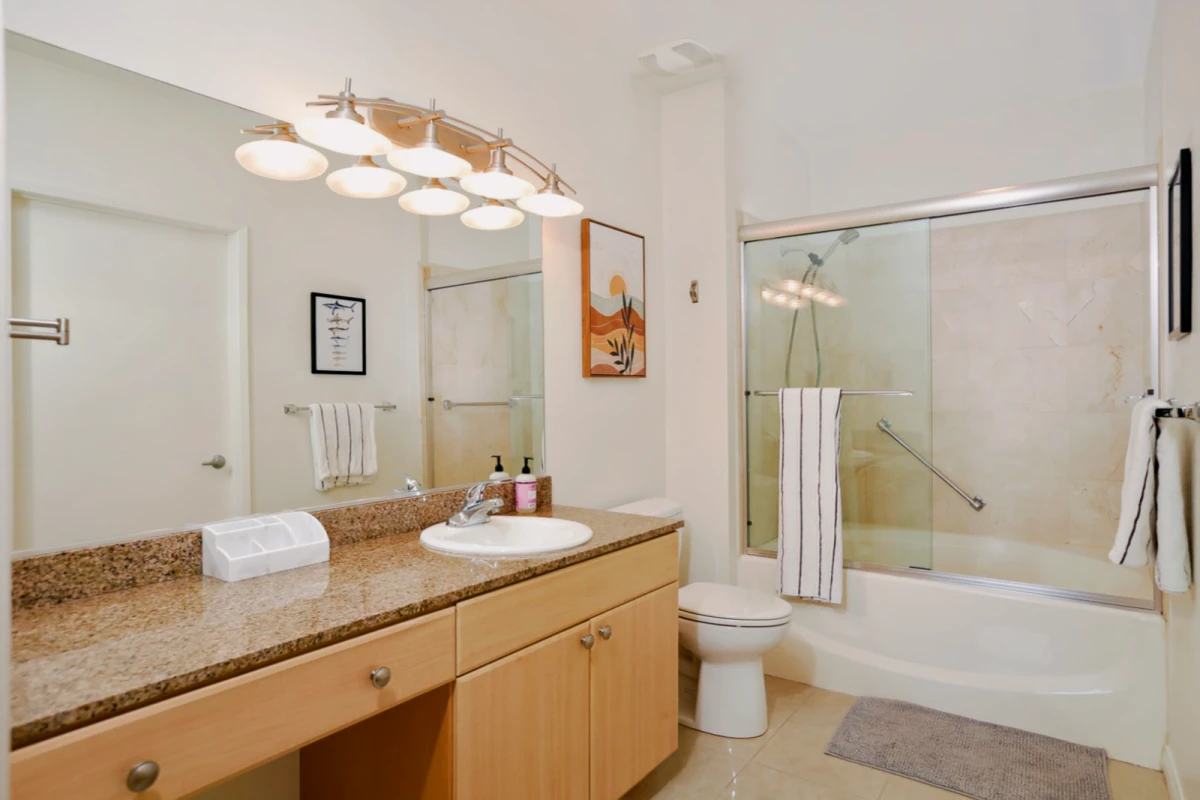 488 E Ocean Blvd