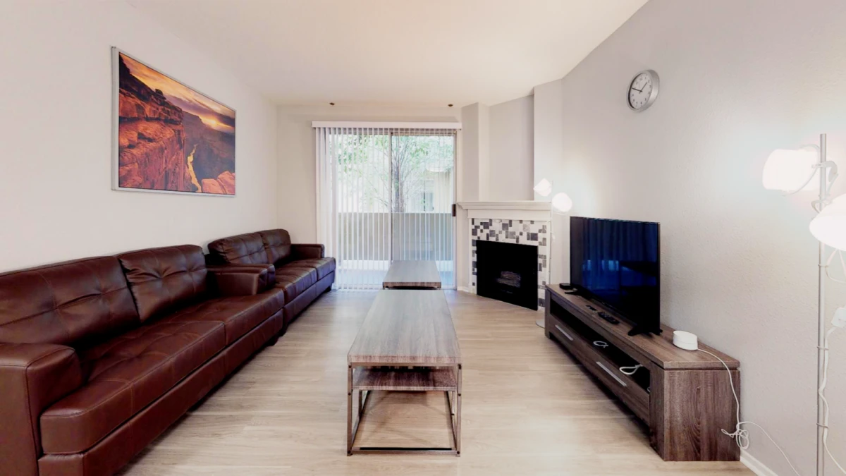 Private Room in 3 bed