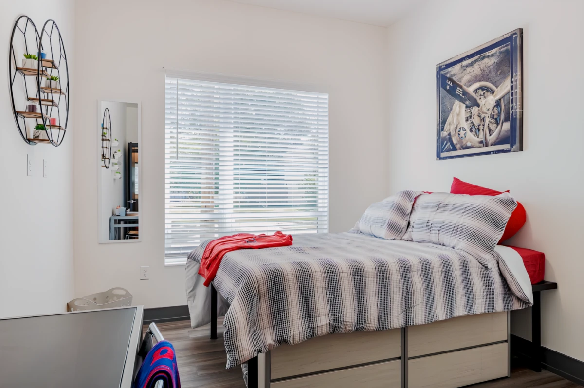 4 Bed / 4 Bath