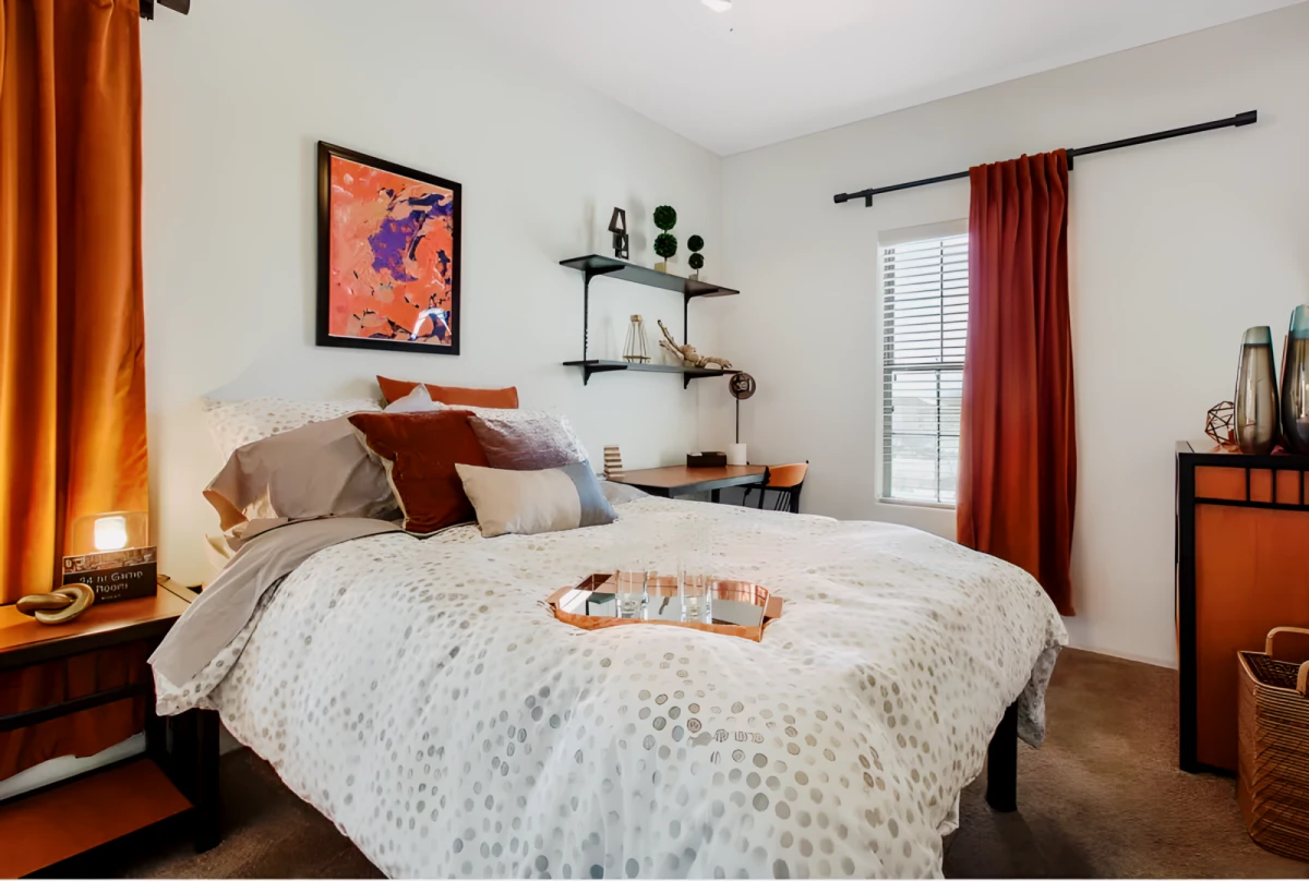 3 Rooms view 1