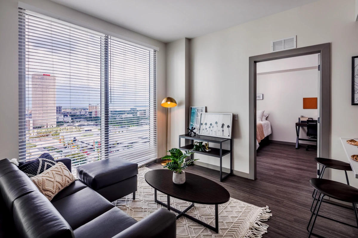 4 Rooms view 1