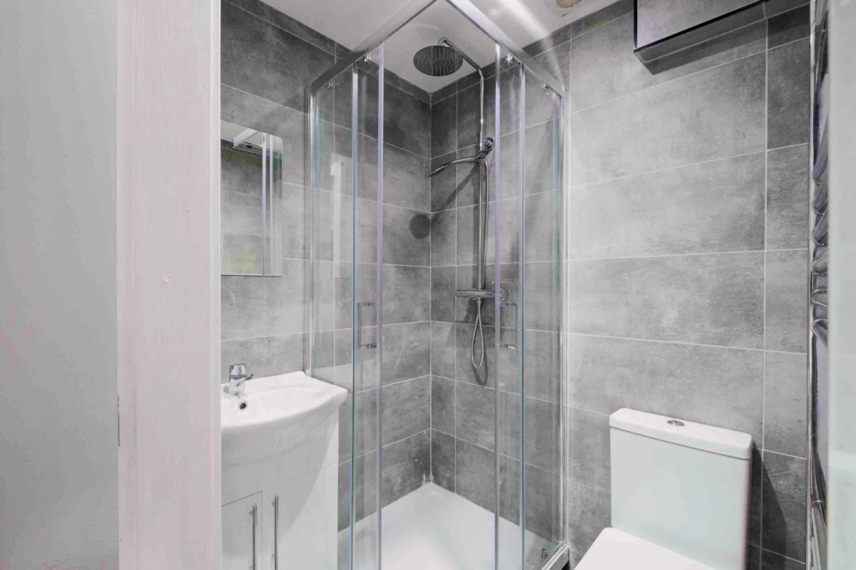 6 Beds 5 Baths